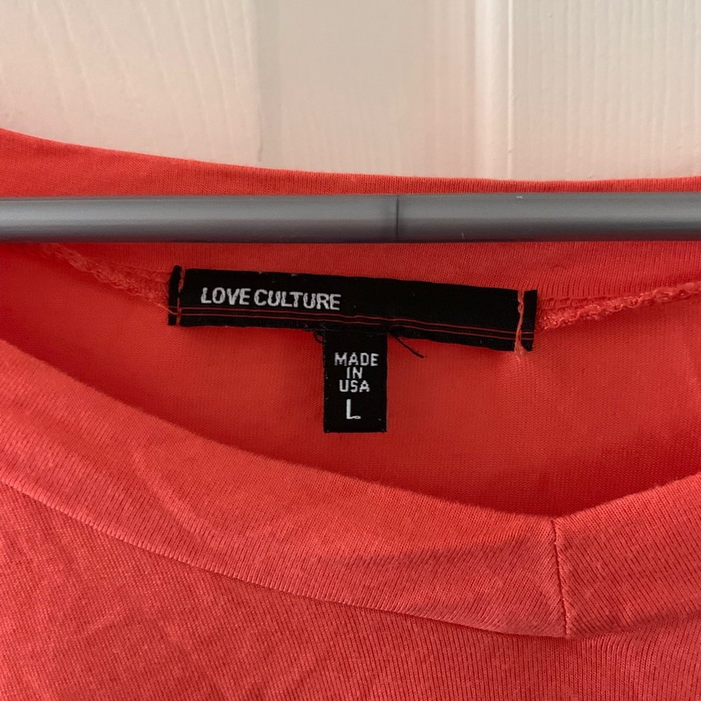 👕 2 FOR $10 👕 - Picture 2 of 4